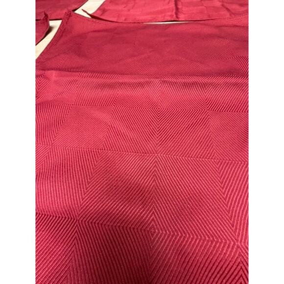 "Lauren Ralph Lauren" Set Of 4 Red/Burgundy Fabric Napkins  19" x 20" Christmas - Picture 3 of 8